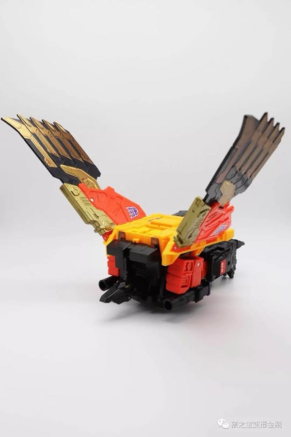 Power Of The Primes Titan Class Predaking   In Hand Images Of Individual Predacons  (4 of 28)